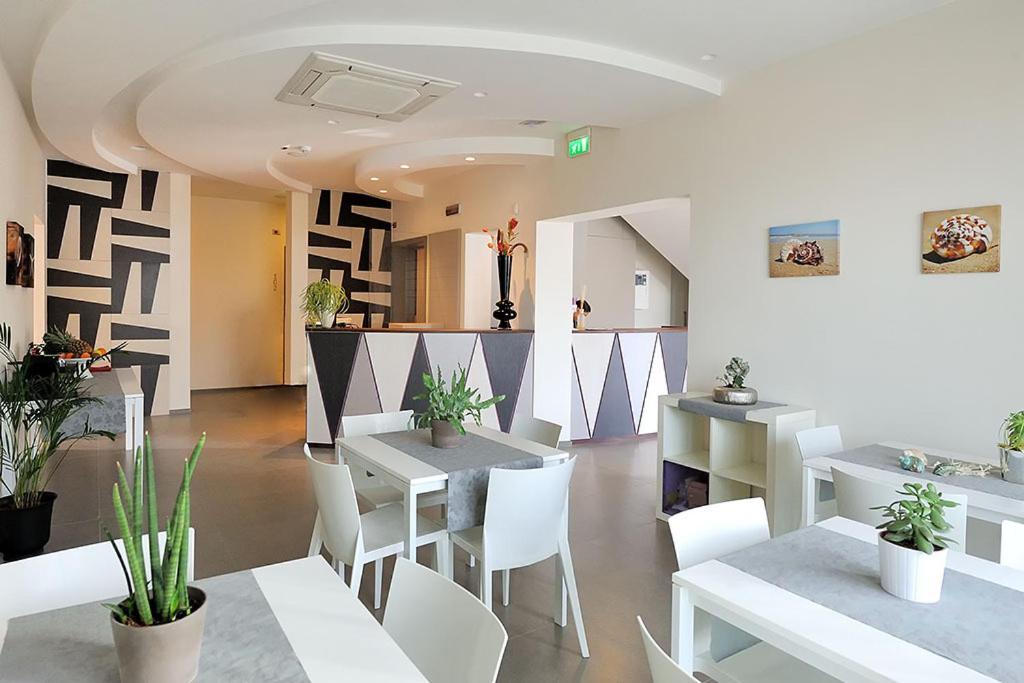 卡瓦露西奥圣马力诺住宅酒店 里米尼 外观 照片