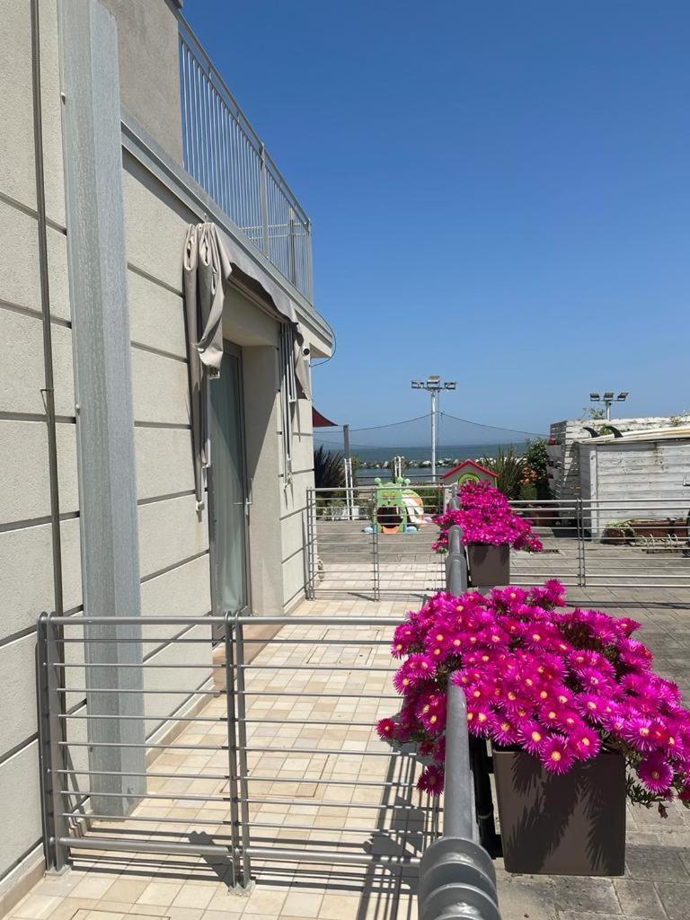 卡瓦露西奥圣马力诺住宅酒店 里米尼 外观 照片